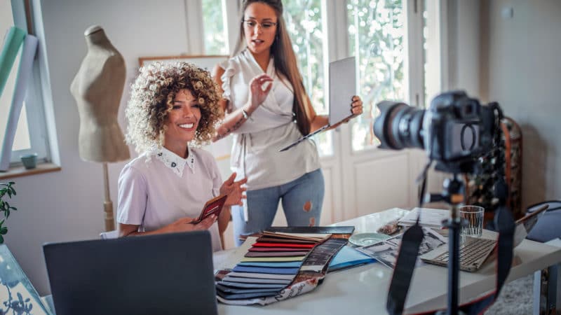 How Loyalty Programs Maximize Customer Engagement with Customers